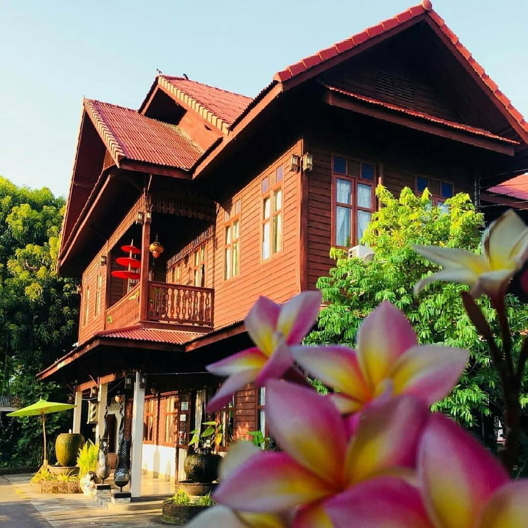 Baan Sithepaban Guesthouse Phitsanulok Exterior foto